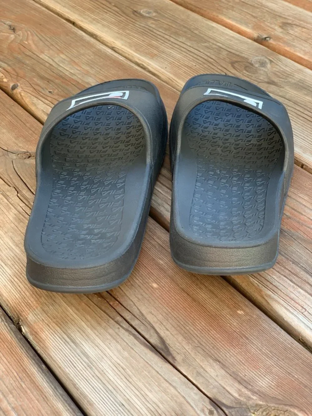 Fila Slide Sandals Unisex Mens 9 Womens 10 Black Beach Casual Active Slip Ons